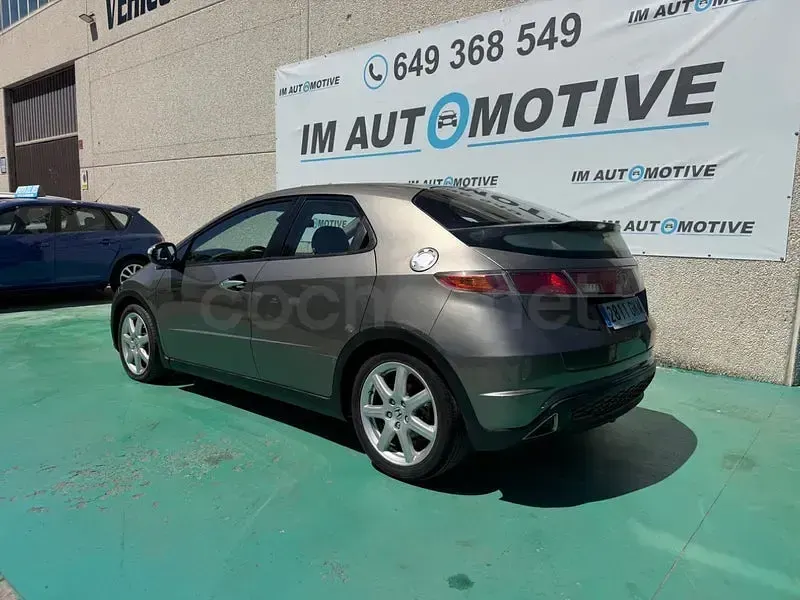 Usado Honda Civic Executive 140 CV (102 kW) 2009 Beige Berlina