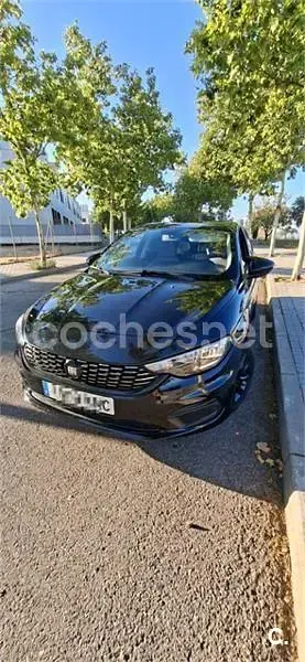 Usado Fiat Tipo Lounge 120 CV (88 kW) 2018 Negro Berlina