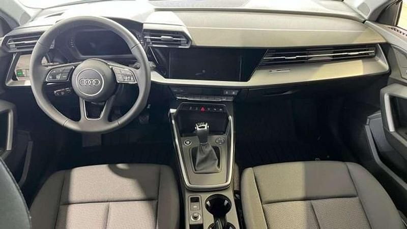 Nuevo Audi A3 116 CV (85 kW) 2025 Blanco Berlina