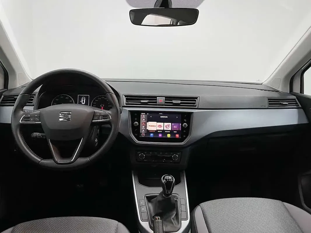 Usado Seat Arona Ecomotive 110 CV (80 kW) 2021 Blanco SUV