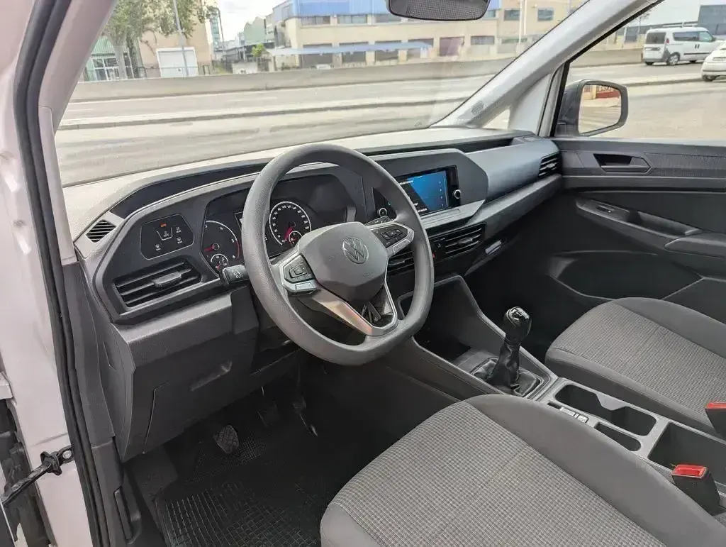 Usado VW Caddy 122 CV (89 kW) 2023 Blanco Monovolumen