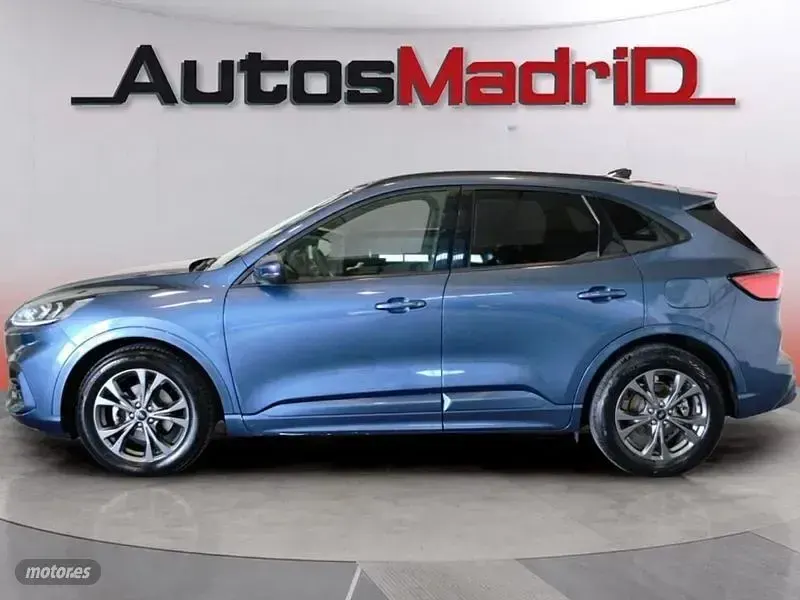 Usado Ford Kuga ST-Line 150 CV (110 kW) 2022 Azul SUV