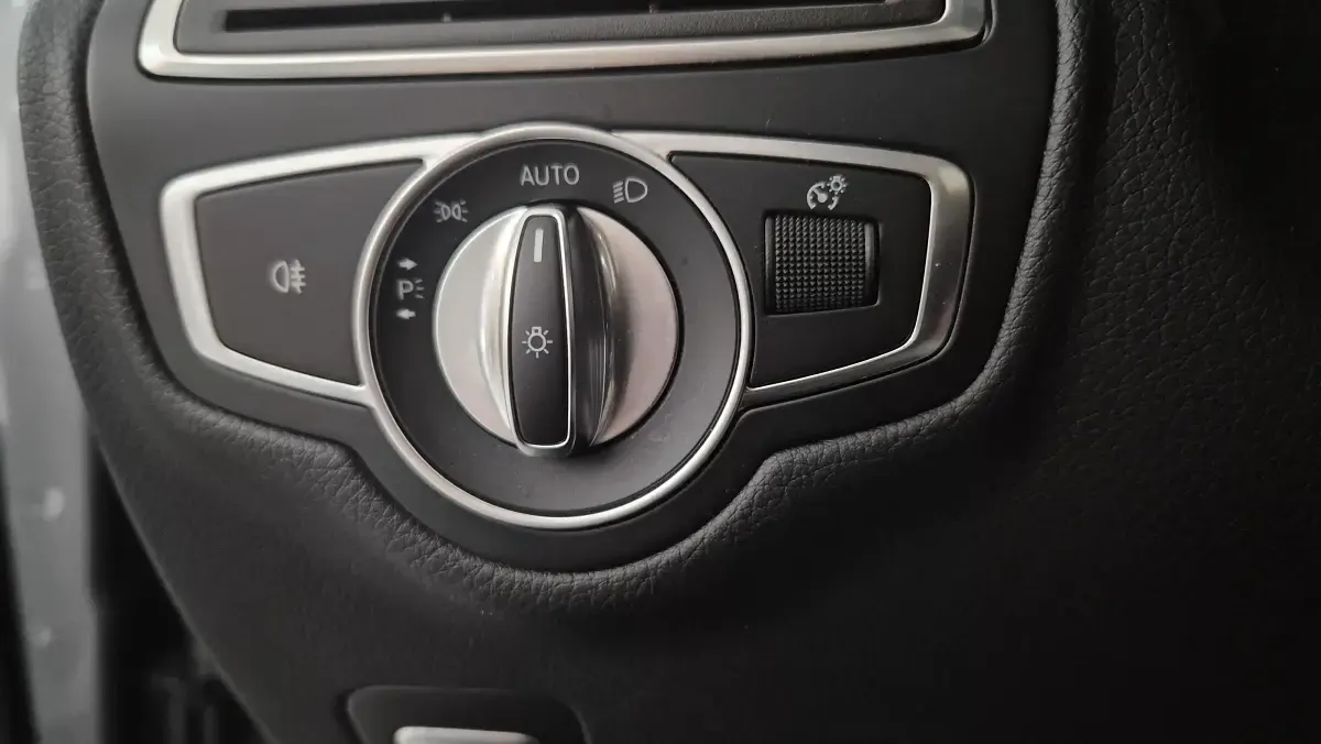 Usado Mercedes GLC220 170 CV (125 kW) 2018 Gris / plata SUV