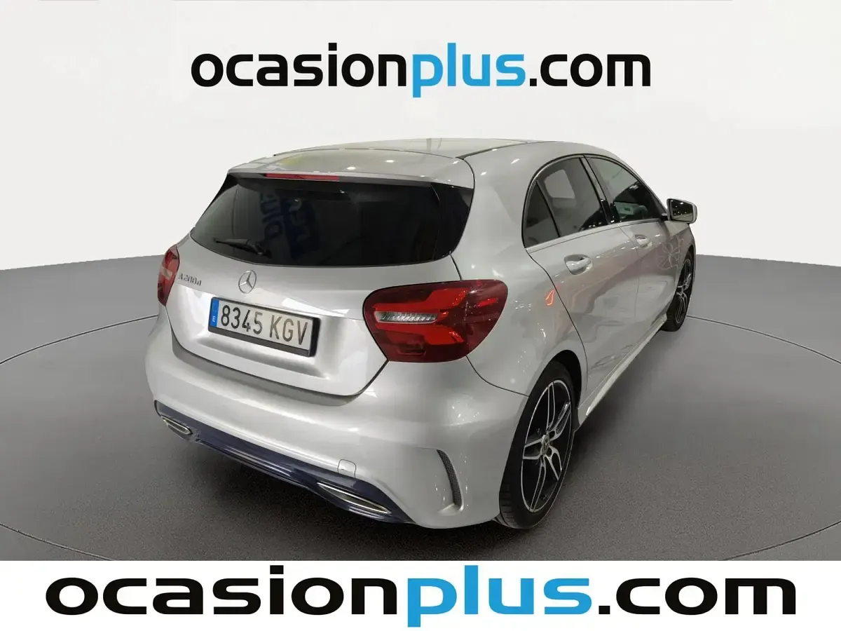 Usado Mercedes A200 AMG 136 CV (100 kW) 2018 Gris plata Utilitario
