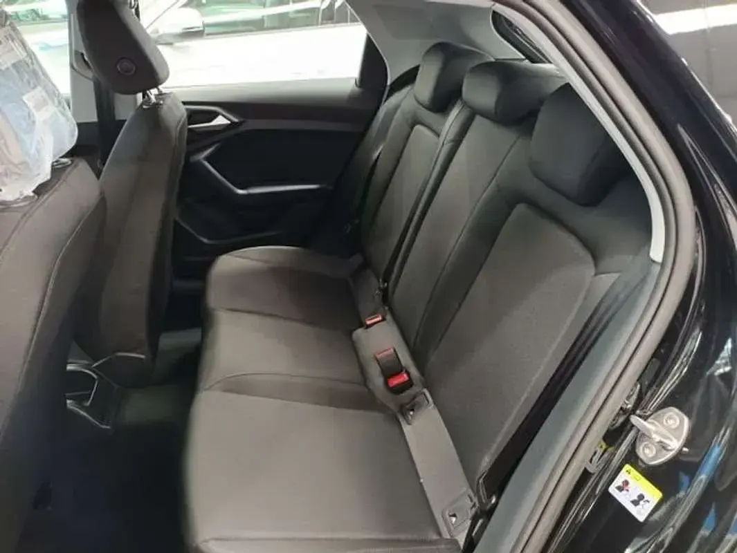 Nuevo Audi A1 Sportback 95 CV (69 kW) 2026 Plateado Utilitario