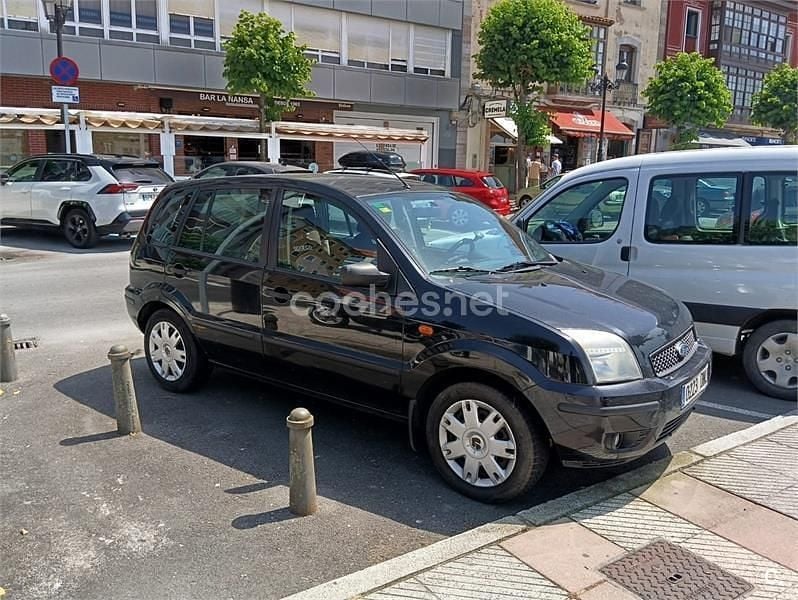 Negro Usado 2005 Ford Fusion Trend Berlina | 2600 € (Precio justo) - Imagen 1/4