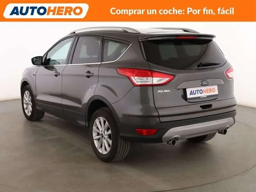Usado Ford Kuga Titanium 120 CV (88 kW) 2016 Gris SUV