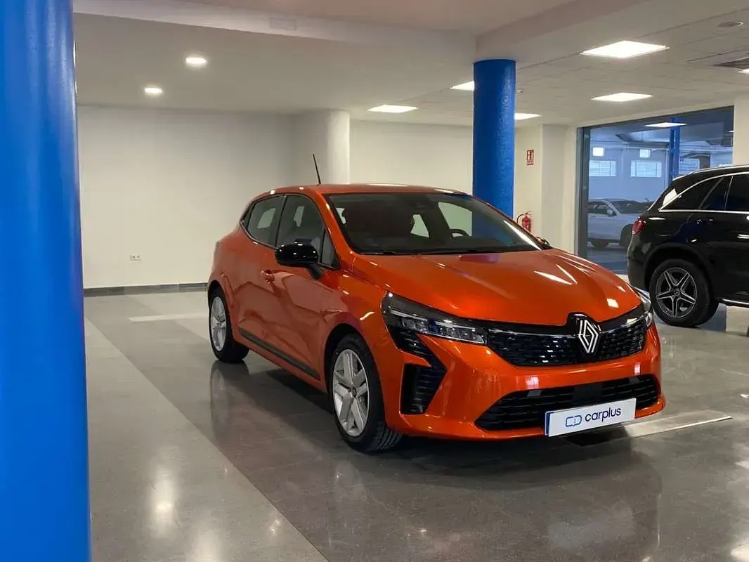 Usado Renault Clio V Evolution 140 CV (102 kW) 2024 Naranja Berlina