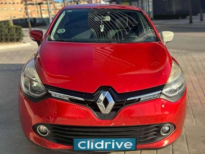 Usado Renault Clio IV Dynamique 90 CV (66 kW) 2014 Rojo Utilitario
