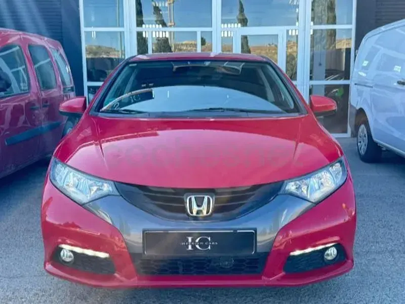 Usado Honda Civic Comfort 100 CV (73 kW) 2012 Rojo Berlina