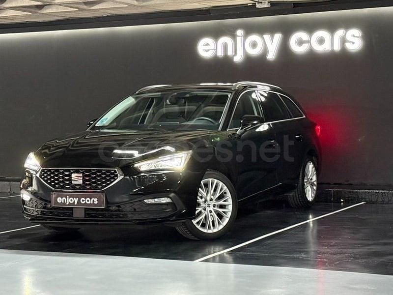 Usado Seat Leon XCELLENCE 150 CV (110 kW) 2022 Negro Familiar