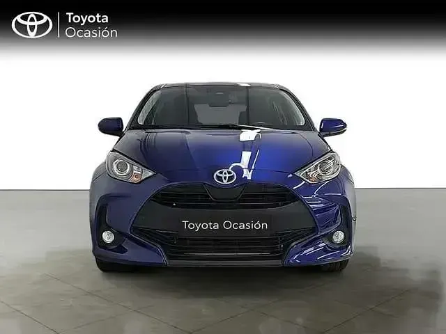 Usado Toyota Yaris Hybrid Active 116 CV (85 kW) 2025 Azul Berlina