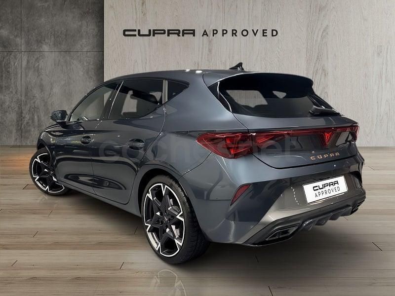 Usado Cupra Leon 150 CV (110 kW) 2025 Gris / plata Berlina