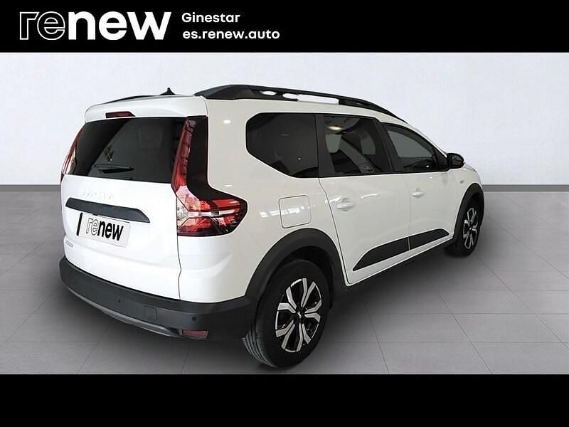 Usado Dacia Jogger Expression 101 CV (74 kW) 2023 Blanco Monovolumen