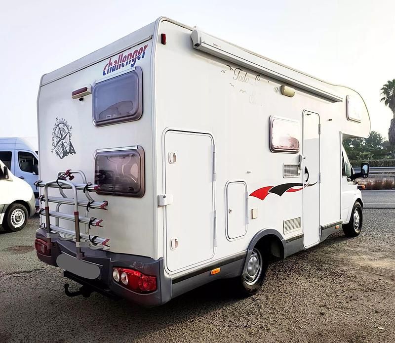 Usado Ford Transit 125 CV (91 kW) 2006 Blanco Familiar