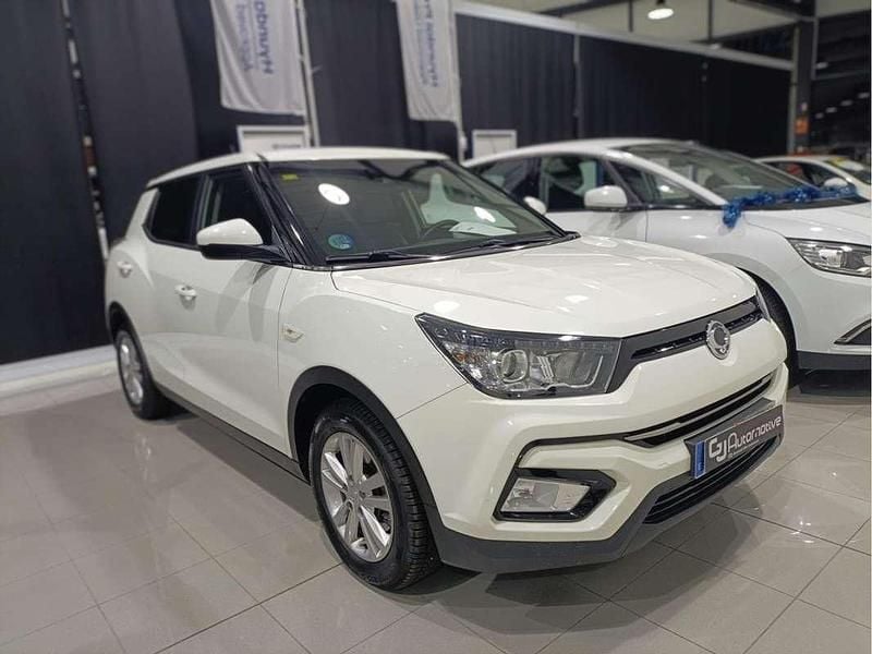Usado Ssangyong (KGM) Tivoli 128 CV (94 kW) 2018 Blanco SUV