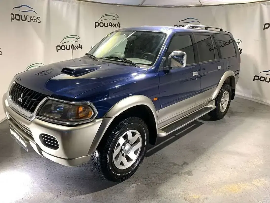 Usado Mitsubishi Montero Sport Intense+ 114 CV (83 kW) 2004 Plateado SUV