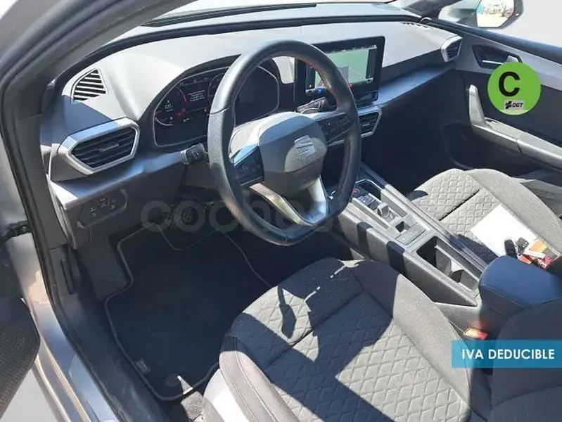 Usado Seat Leon FR 150 CV (110 kW) 2023 Gris / plata Familiar