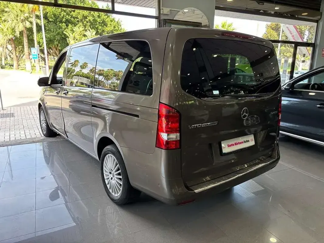 Usado Mercedes Vito 136 CV (100 kW) 2018 Marrón Van