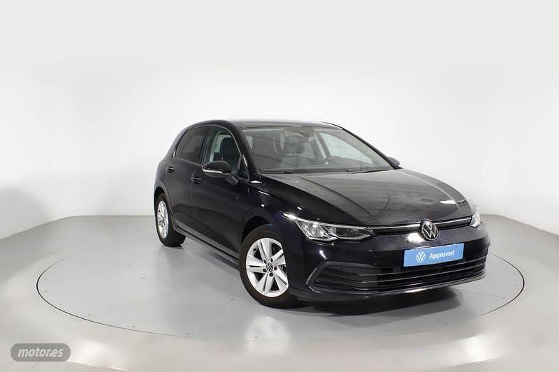 Negro Usado 2022 VW Golf VIII Life Berlina | 24.900 € (Un poco caro) - Imagen 1/4