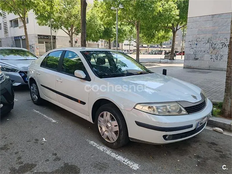 Usado Renault Laguna II Dynamique 120 CV (88 kW) 2003 Blanco Berlina