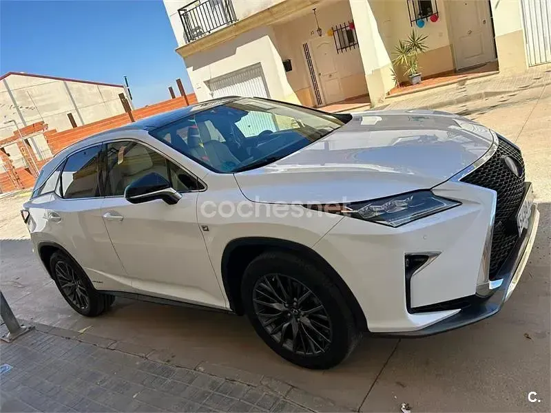Usado Lexus RX450h Sport Line 313 CV (230 kW) 2018 Beige SUV
