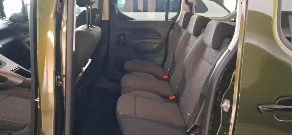 Nuevo Opel Combo 101 CV (74 kW) 2026 Sirkka green Monovolumen