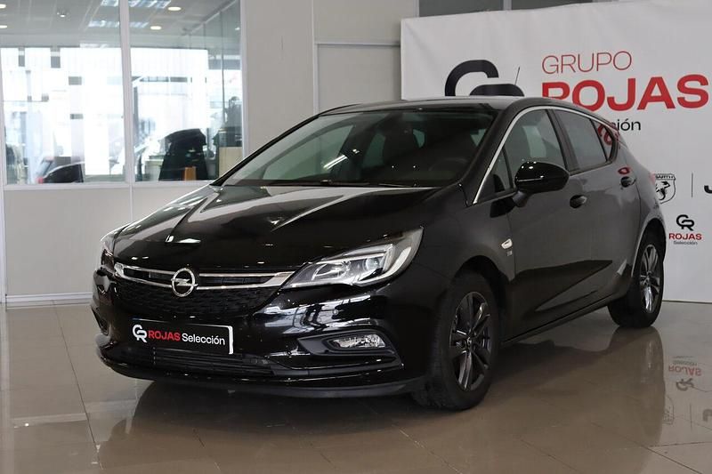 Usado Opel Astra 125 CV (91 kW) 2019 Negro Utilitario