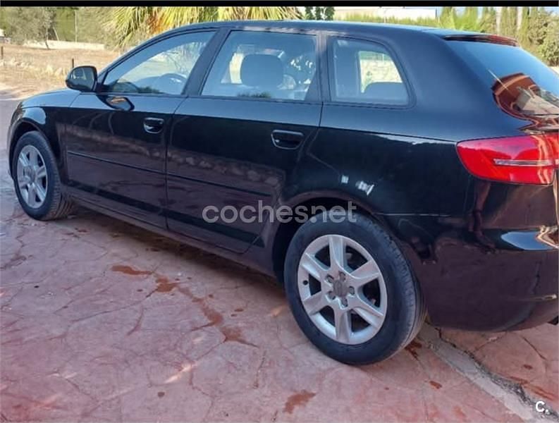 Usado Audi A3 Attraction 105 CV (77 kW) 2010 Negro Berlina