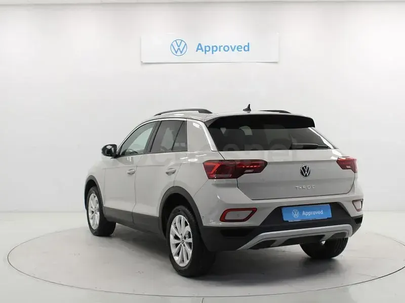 Usado VW T-Roc Life 150 CV (110 kW) 2024 Gris SUV