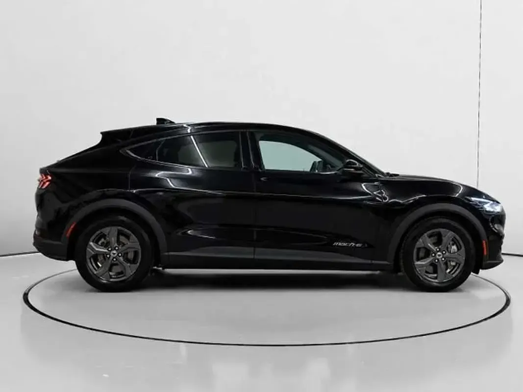 Usado Ford Mustang Mach-E 197 kW (269 CV) 2022 Negro SUV