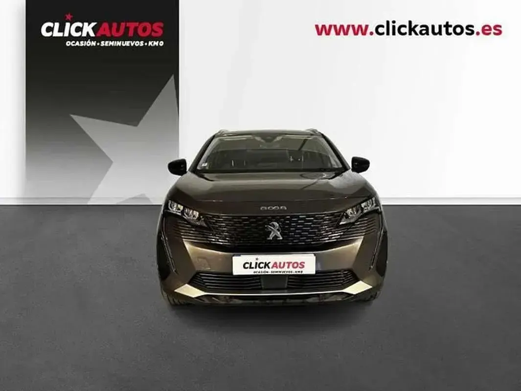 Usado Peugeot 5008 Allure 131 CV (96 kW) 2023 Gris Monovolumen