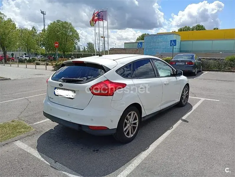 Usado Ford Focus Business Edition 120 HP (88 kW) 2016 Branco Sedan