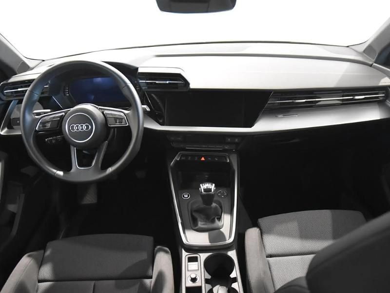 Usado Audi A3 S-Line 150 CV (110 kW) 2022 Gris/plata Berlina