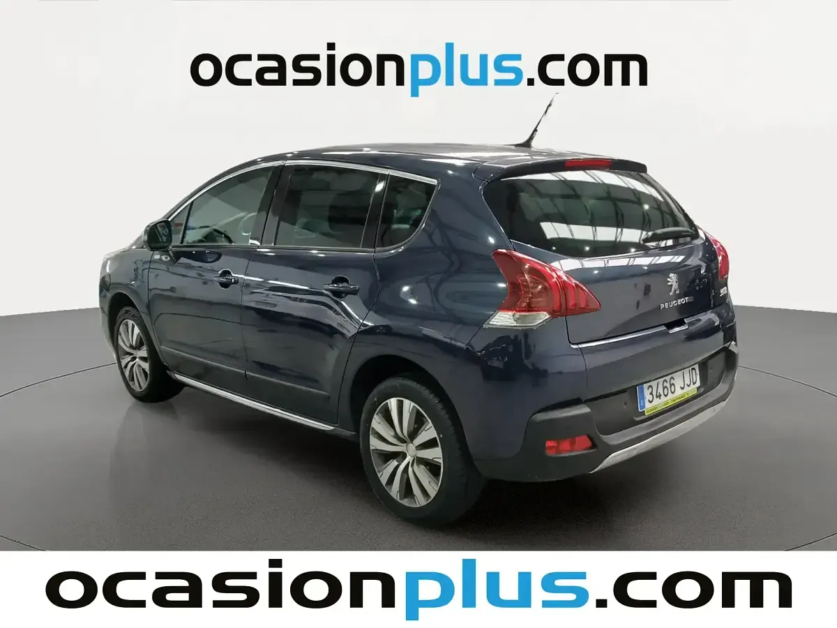 Usado Peugeot 3008 Style 131 CV (96 kW) 2015 Azul Familiar