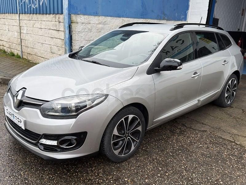 Usado Renault Mégane GrandTour Bose Edition 130 CV (95 kW) 2014 Gris / plata Familiar