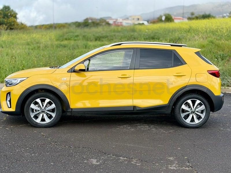 Usado Kia Stonic 100 CV (73 kW) 2023 Amarillo SUV