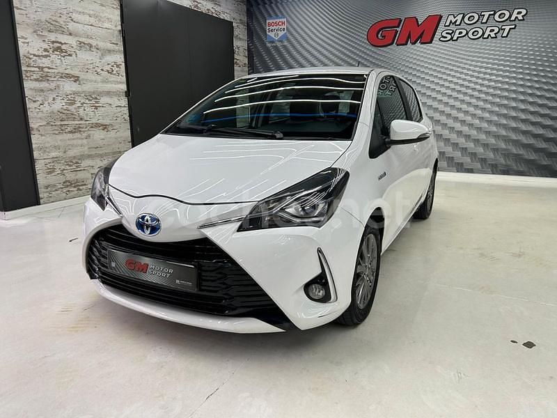 Blanco Usado 2018 Toyota Yaris Hybrid Active Berlina | 12.990 € (Precio justo) - Imagen 1/4