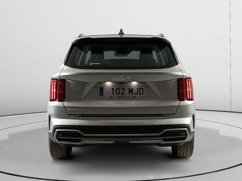 Usado Kia Sorento 232 CV (170 kW) 2023 Gris SUV