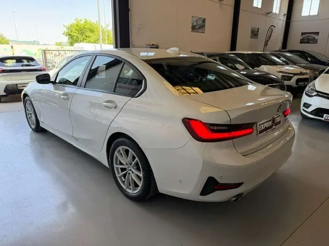 Usado BMW 318 150 CV (110 kW) 2019 Blanco Berlina