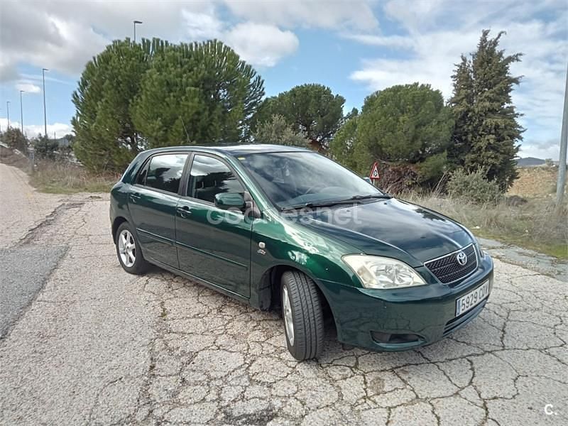 Usado Toyota Corolla Sol 110 CV (80 kW) 2003 Verde Berlina