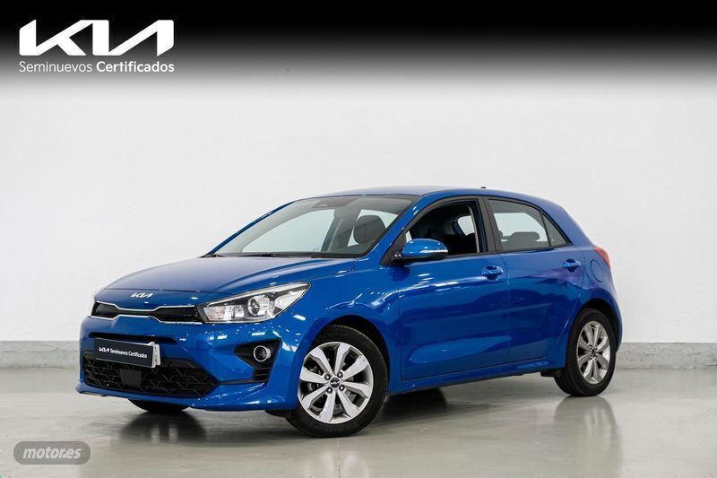 Azul Usado 2023 Kia Rio Berlina | 18.900 € (Caro) - Imagen 1/4