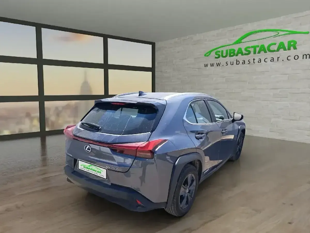 Usado Lexus UX Business Edition 184 CV (135 kW) 2022 Gris SUV