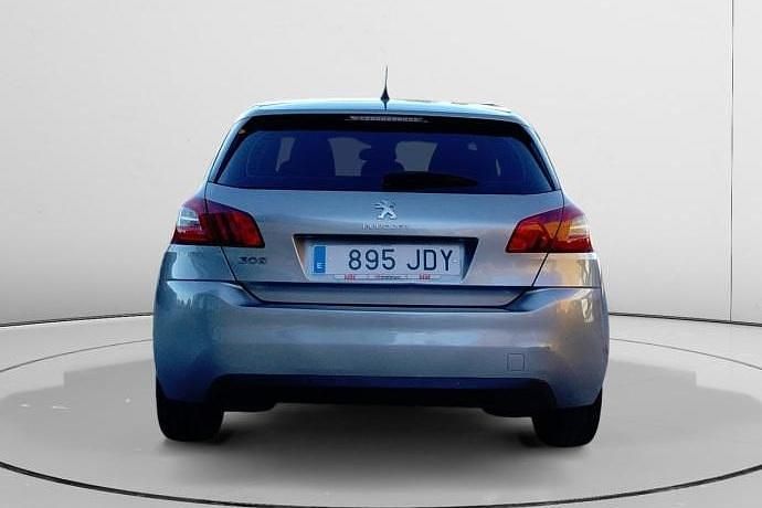 Usado Peugeot 308 Active 131 CV (96 kW) 2015