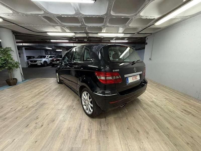 Usado Mercedes B200 140 CV (102 kW) 2008 Negro Monovolumen