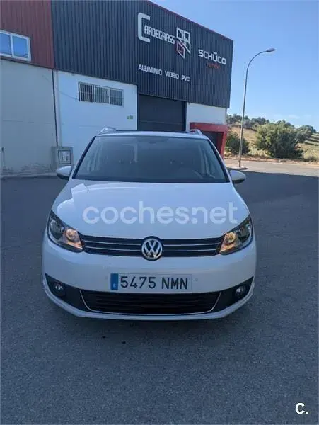 Usado VW Touran Edition 105 CV (77 kW) 2014 Blanco Monovolumen