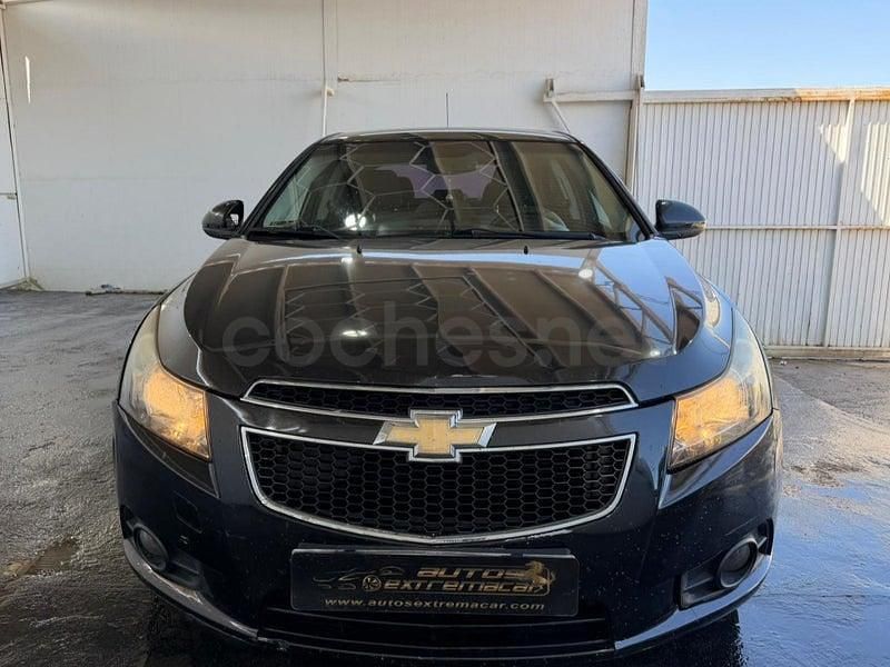 Usado Chevrolet Cruze LT 163 CV (119 kW) 2011 Negro Berlina