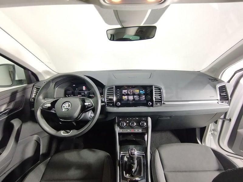 Usado Skoda Karoq Ambition 110 CV (80 kW) 2024 Blanco SUV