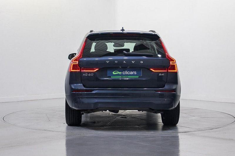 Usado Volvo XC60 Momentum 197 CV (144 kW) 2021 Azul SUV