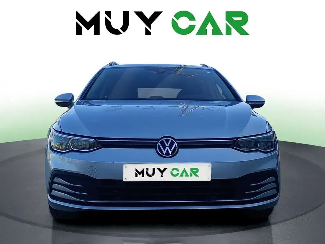 Usado VW Golf VIII Life 110 CV (80 kW) 2022 Gris Familiar